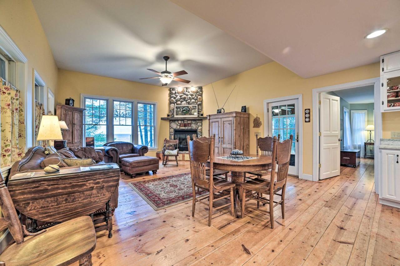Waterfront Cheboygan Home With Fire Pit Eksteriør bilde
