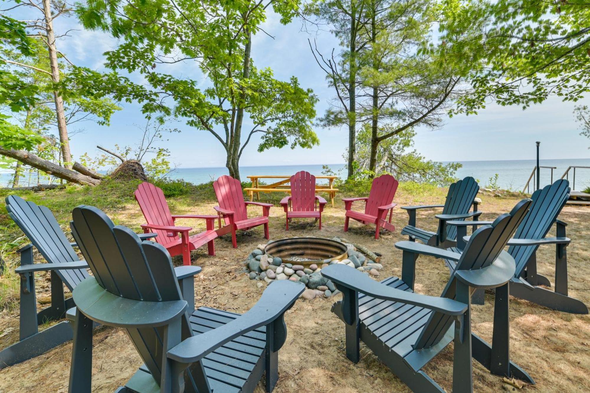 Waterfront Cheboygan Home With Fire Pit Eksteriør bilde